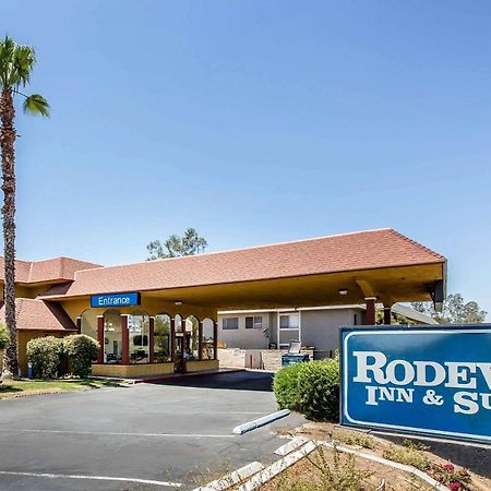 Rodeway Inn & Suites Canyon Lake-Menifee West Экстерьер фото